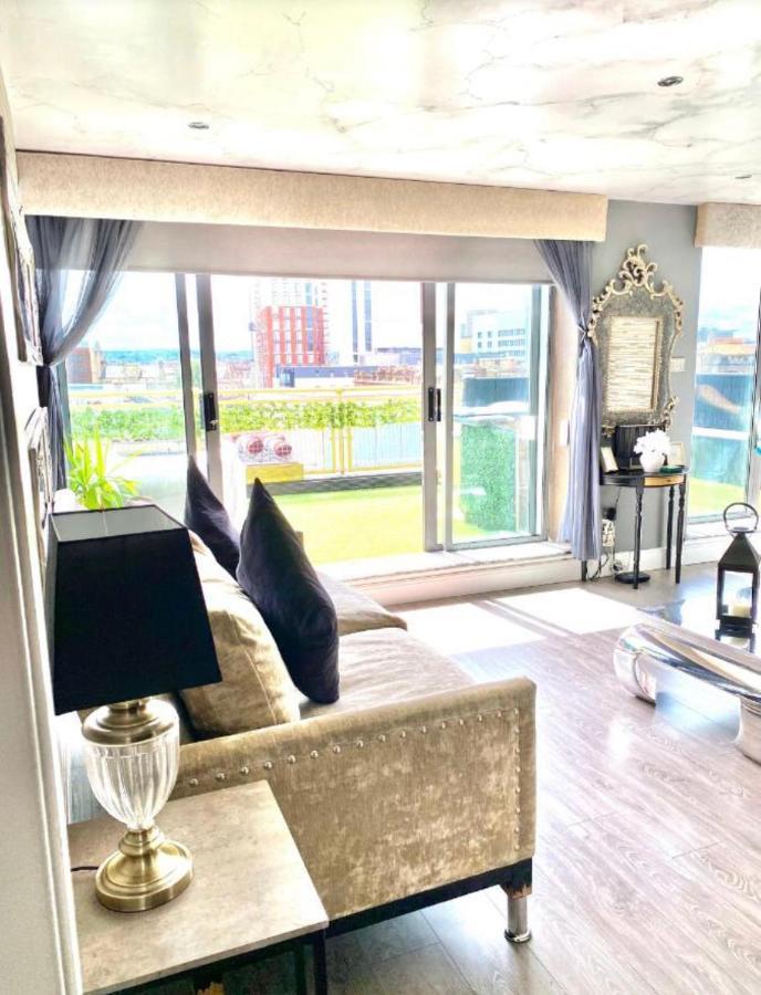 Glasgow Two Bedroom Penthouse Exterior photo